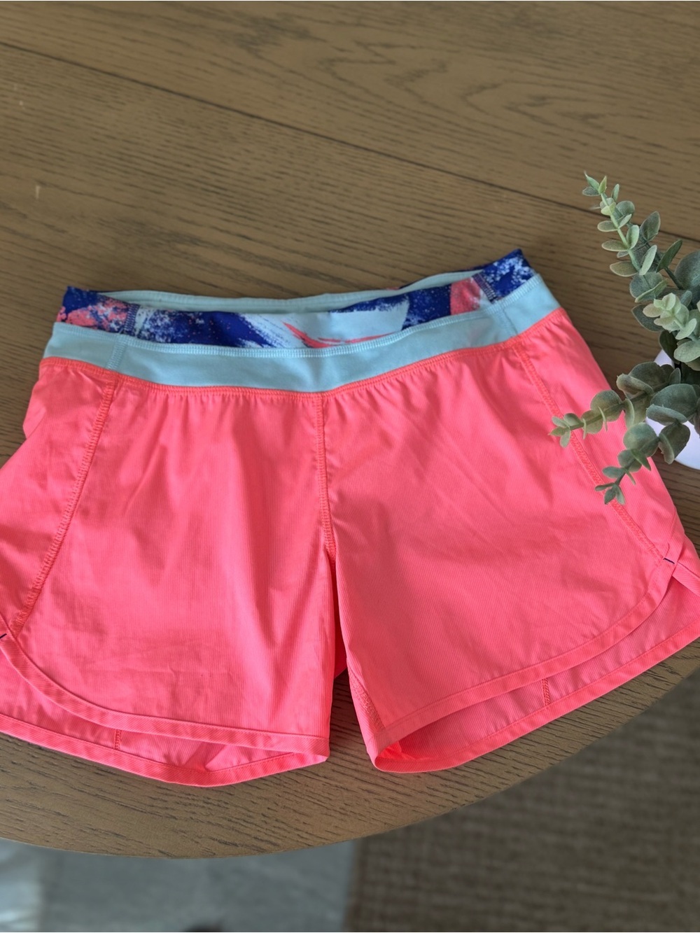 Ivivva by Lululemon Girls Size 14 Neon Coral Running Shorts Activewear - Picture 2 of 6